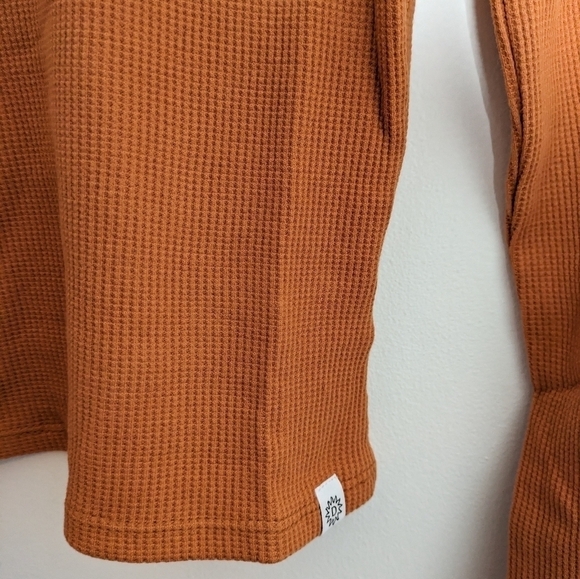 DAYDREAMER Long Sleeve Mock Neck Thermal Tee in Cognac NEW Size L - Picture 7 of 7